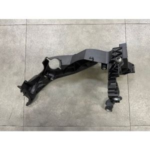 AUDI S5 CABRIO HEAD LAMP MOUNTING BRACKET RIGHT (Passenger Side) OUTER OEM#8T0805608D 2012-2017 PL#AU2509117